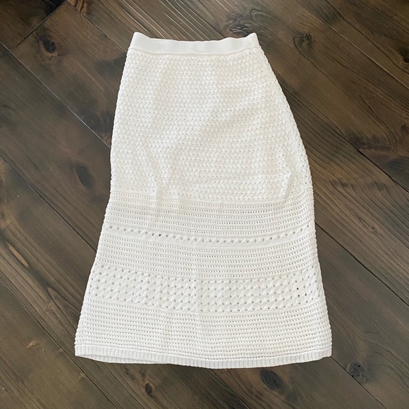 Aritzia Dresses & Skirts - Aritzia Wilfred Heirloom White Knit Aline Skirt